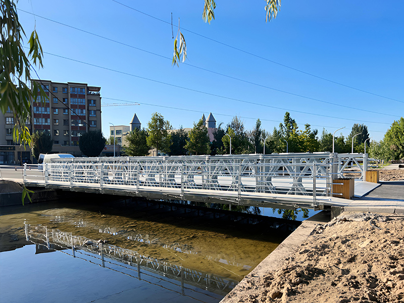 Proyecto de transporte municipal en el condado autónomo de Qapqal Xibe, Xinjiang
