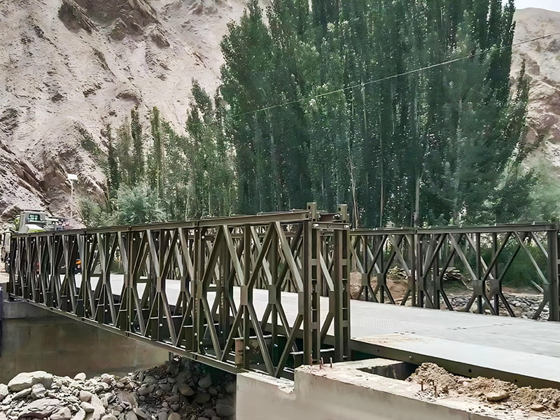 Puente Bailey CB 100 Puente Bailey pintado de una sola capa y doble fila