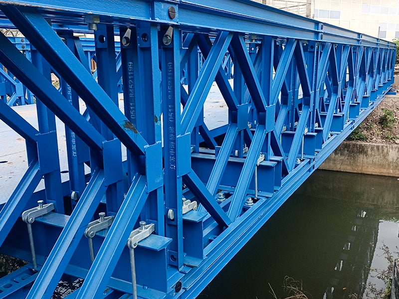 Puente Bailey CB 100 Puente Bailey pintado reforzado de una sola capa y tres filas